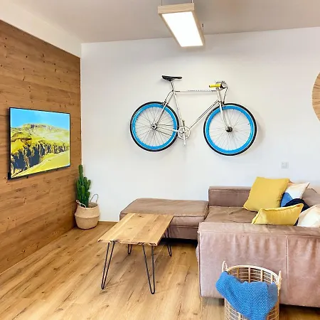 Gruppenapartment Auf Wohnmobilstellplatz I Hund Appartement Füssen
