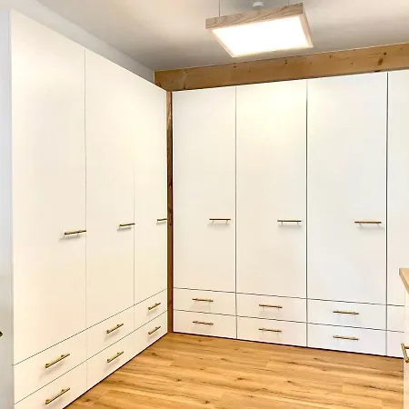 Gruppenapartment Auf Wohnmobilstellplatz I Hund