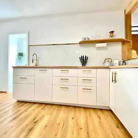 Gruppenapartment Auf Wohnmobilstellplatz I Hund Appartement